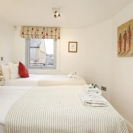 22 John Walker House With Parking And Lift York